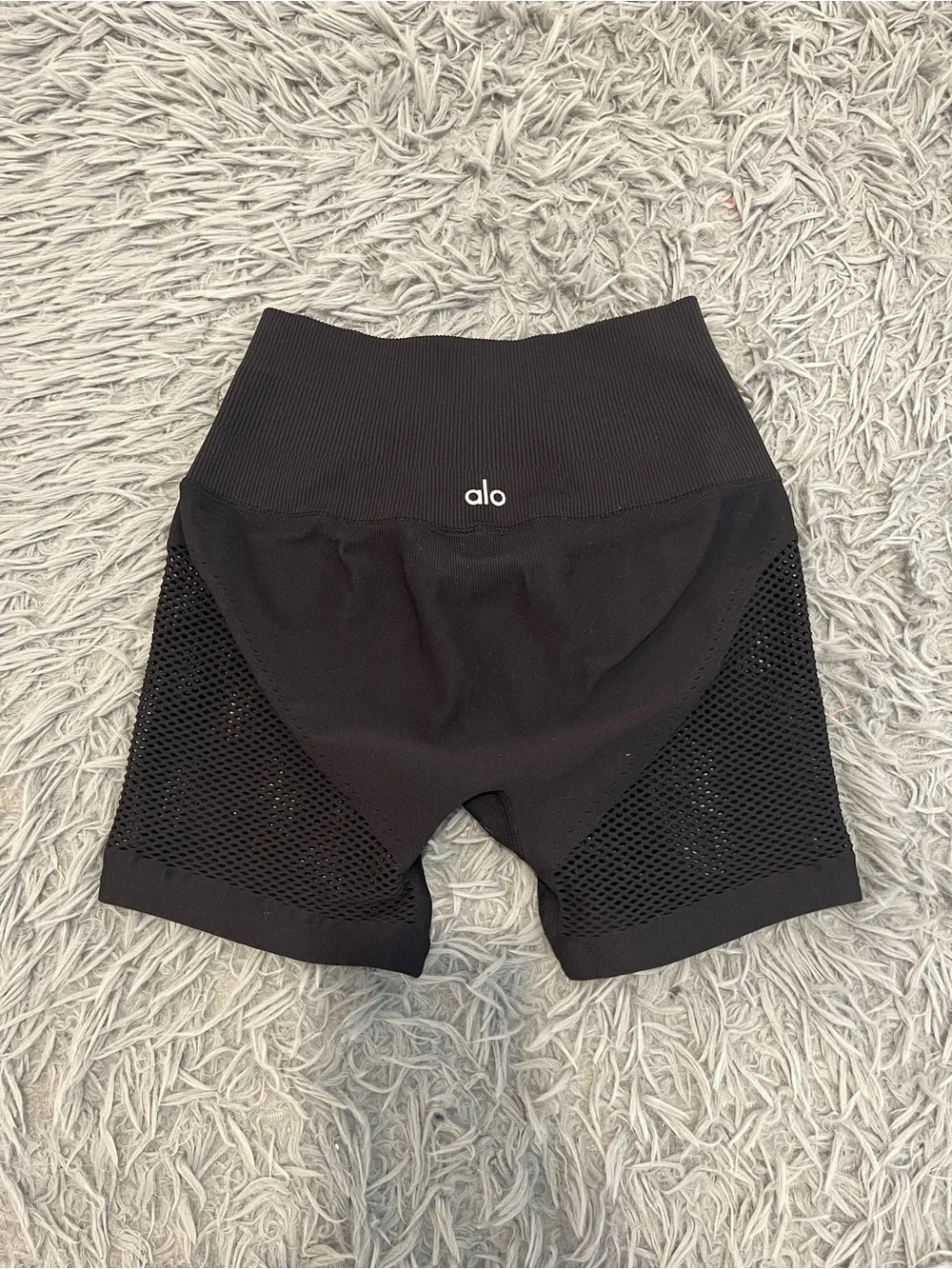 Alo Yoga Women’s Black High Waist Mesh Spandex Shorts Small Yoga Pilates Active